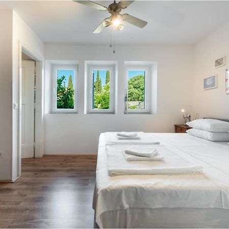 דוברובניק Apartment Near Old Town, Free Parking & Huge Garden מראה חיצוני תמונה