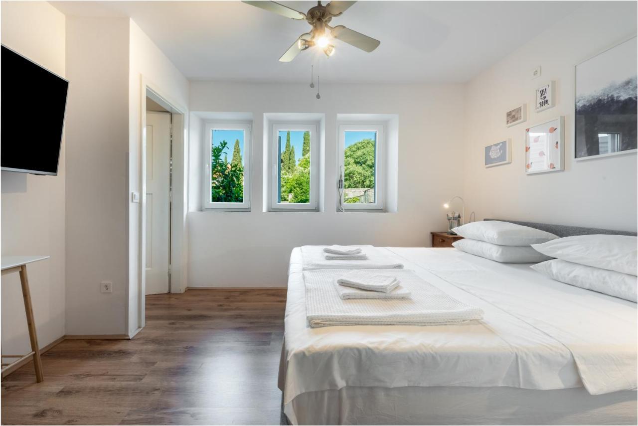 דוברובניק Apartment Near Old Town, Free Parking & Huge Garden מראה חיצוני תמונה